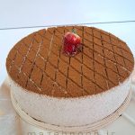 کیک نسکافه‌ای با فیلینگ خامه و نسکافه